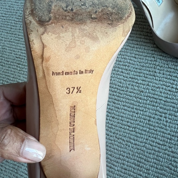 Manolo Blahnik size 37.5 smoke free pet free home - Picture 4 of 4